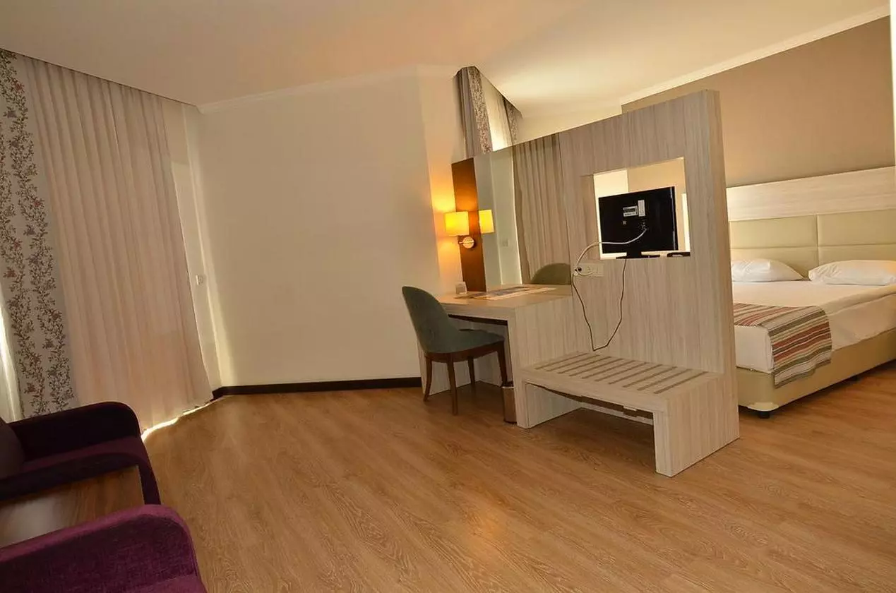 SIDEPRINCESS_SHABAVIZ (13).jpg